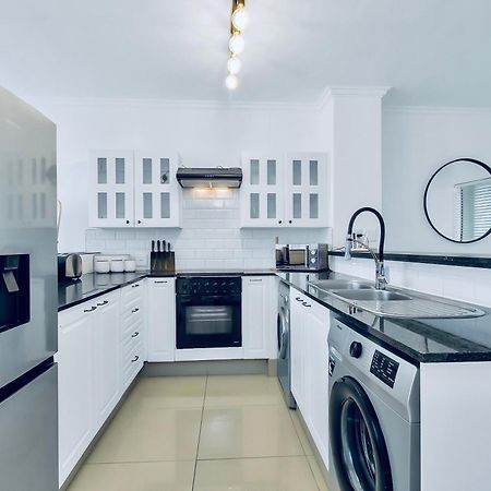 2 Bedroom 2 Bath Luxury - Sandton Cbd Йоханнесбург Экстерьер фото