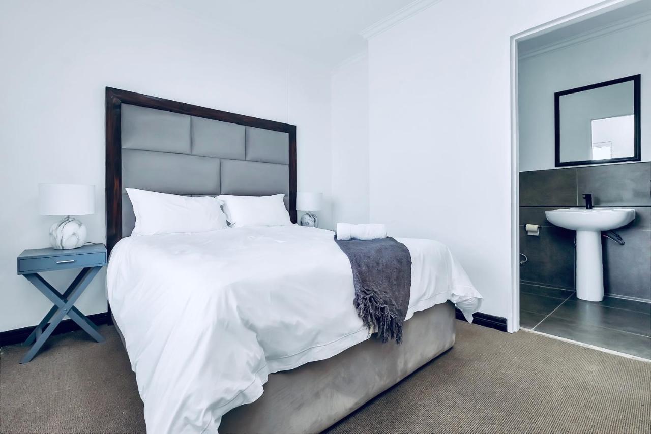 2 Bedroom 2 Bath Luxury - Sandton Cbd Йоханнесбург Экстерьер фото