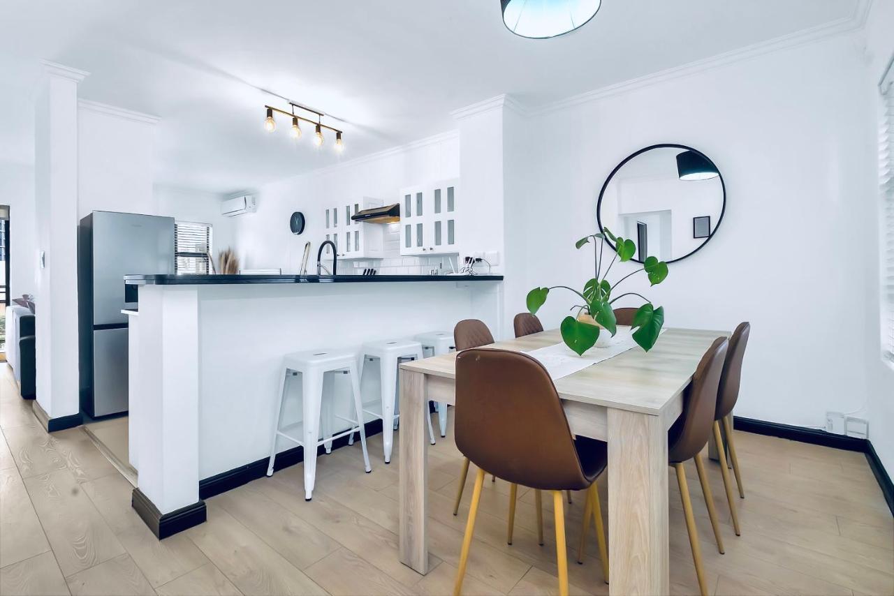 2 Bedroom 2 Bath Luxury - Sandton Cbd Йоханнесбург Экстерьер фото